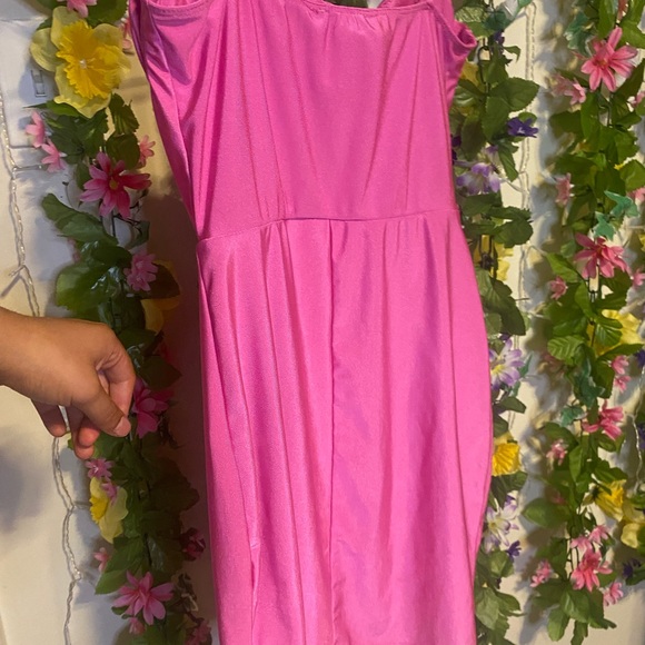 Pink dress - Picture 2 of 4